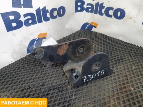 Кронштейн крепления торсиона правый