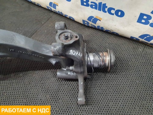 Кулак поворотный левый